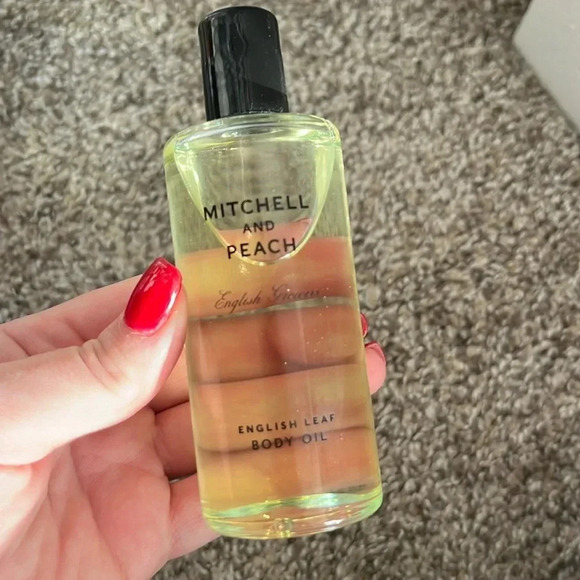 Mitchell & Peach Body Oil - Picture 1 of 3